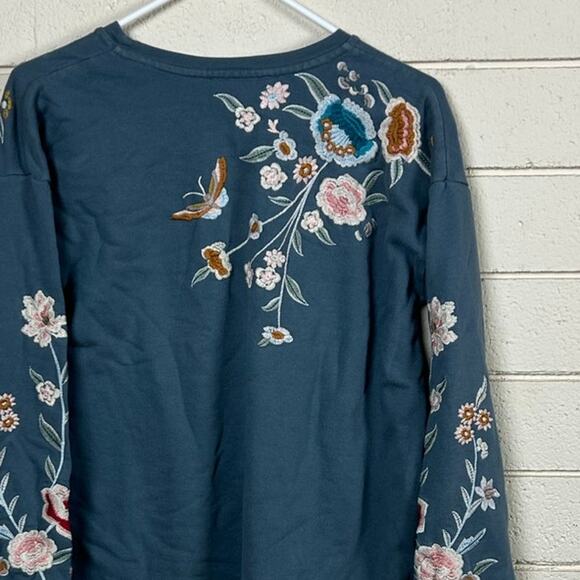 Johnny Was Blue/Gray Embroidered Floral Sweatshirt Top size M - Picture 8 of 8